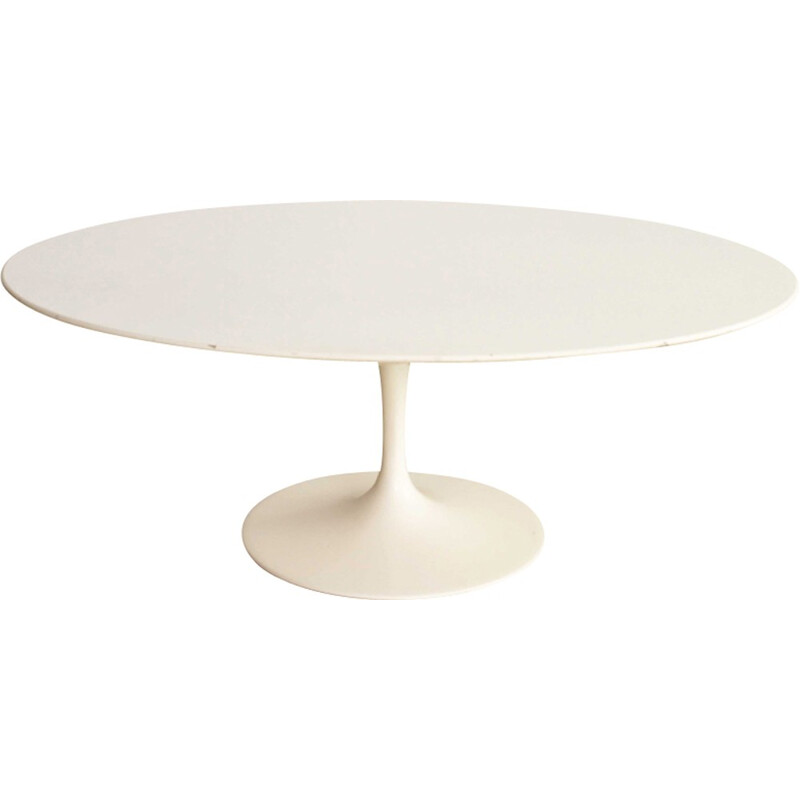 Oval white coffee table by Eero Saarinen produced by Knoll - 1970s