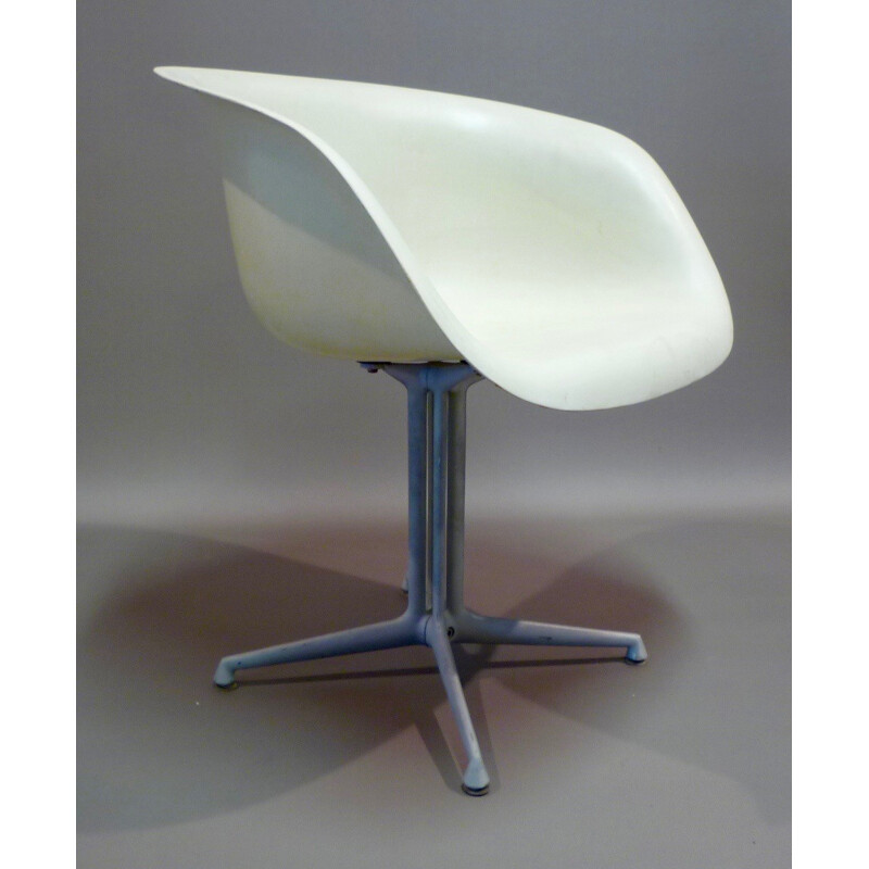 White armchair by Charles & Ray Eames for Herman Miller - 1970s