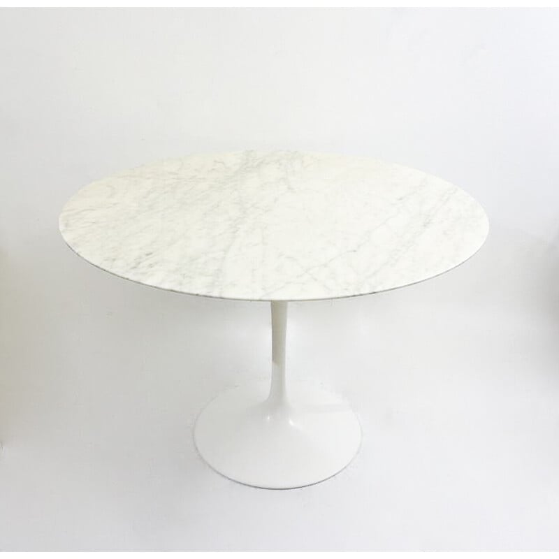 Vintage round white marble dining table by Eero Saarinen for Knoll, Italy 1960
