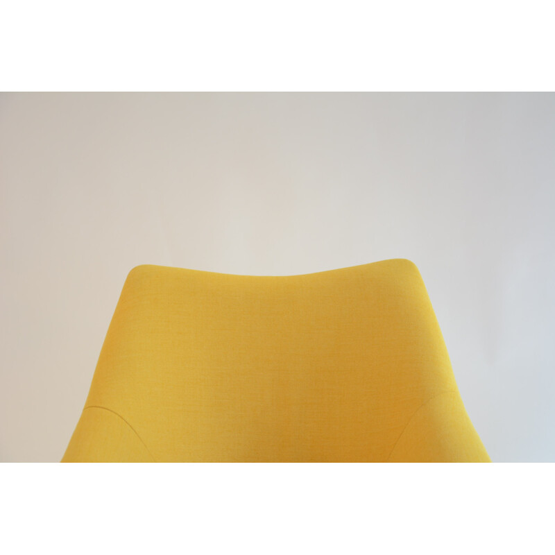 Fauteuil coquille jaune en fer et tissu - 1970