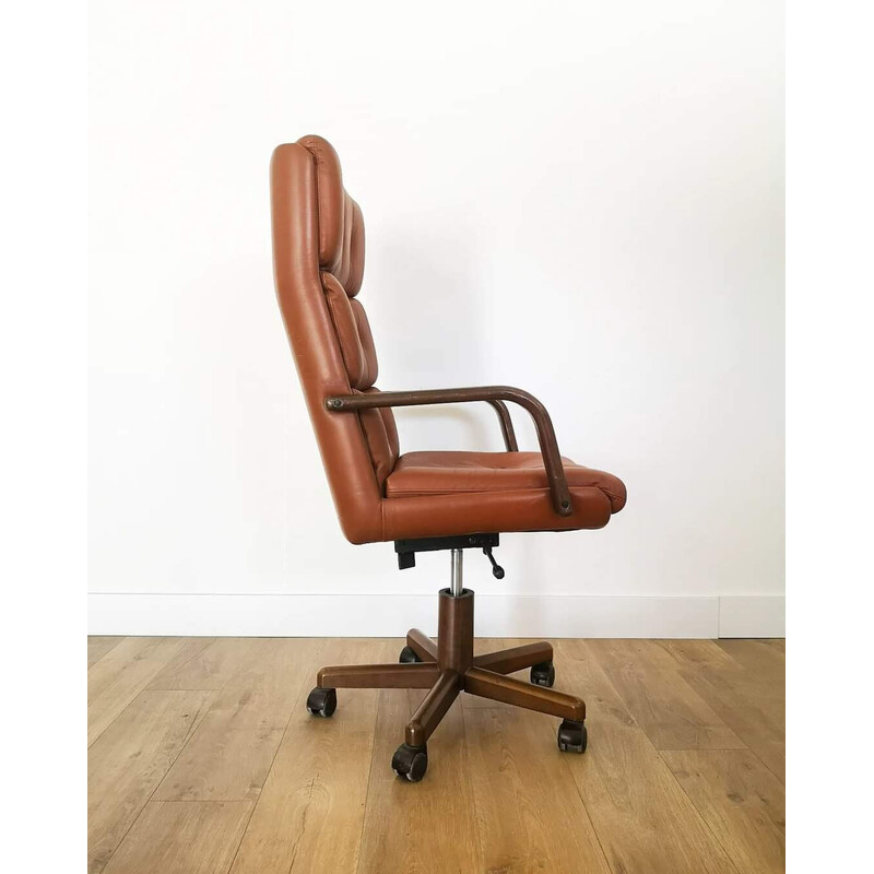 Vintage upholstered skai office chair