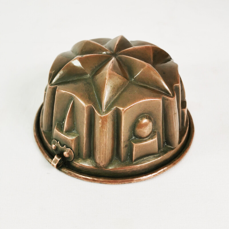 Caja de cobre Art Decó para pasteles, Alemania 1920