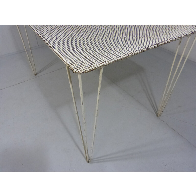 Gartentisch aus weißem perforiertem Stahl, Frankreich 1950
