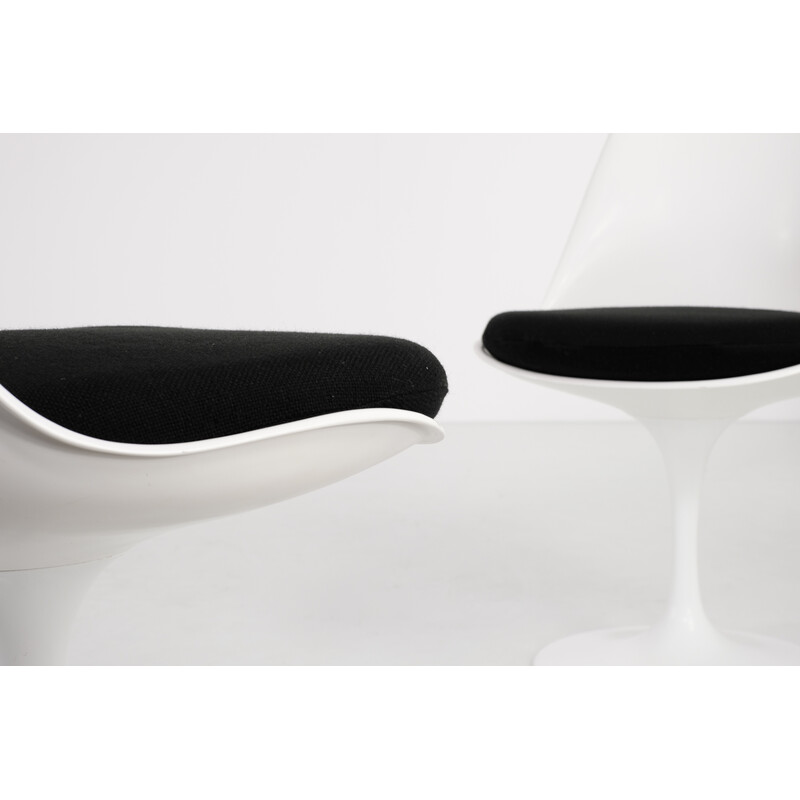 Set of 6 vintage fiberglass and fabric "Tulip" chairs by Eero Saarinen for Knoll International, USA 1970