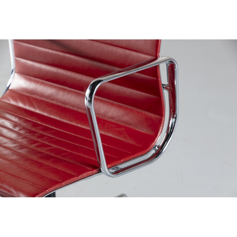 Vintage vitra EA 108 Stuhl in Aluminium und Leder von Charles und Ray Eames, Deutschland 1990
