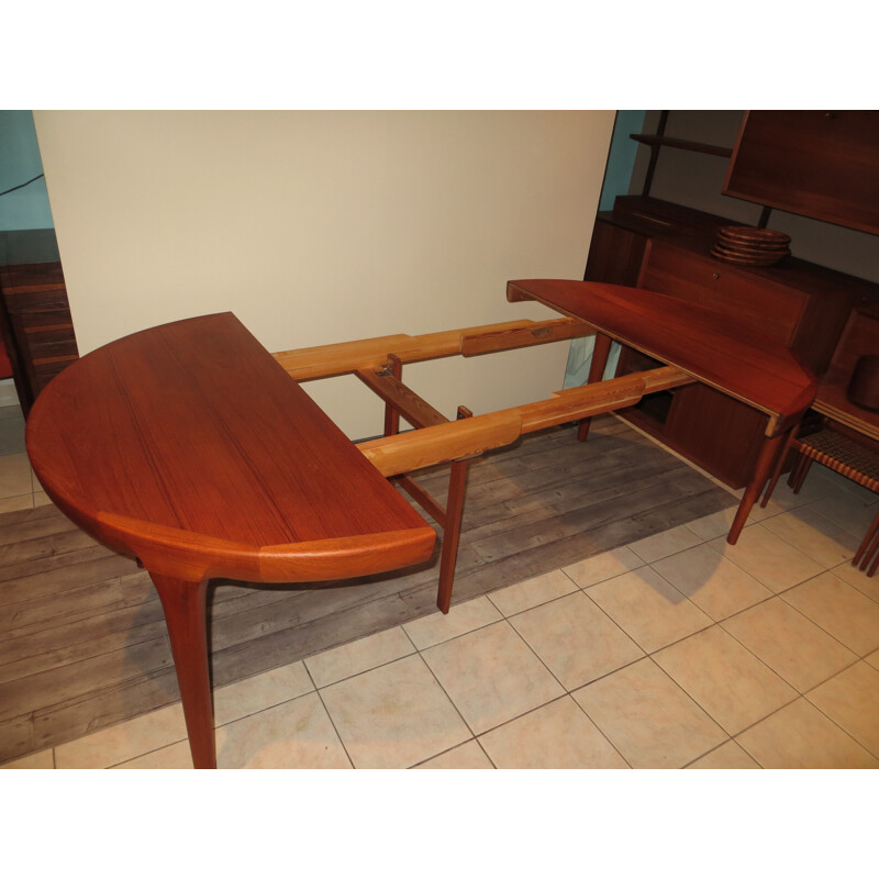 Danish dining table in Teak by Ib Kofod Larsen - 1960s