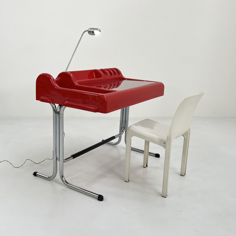 Vintage red Orix desk in steel and plastic by Vittorio Parigi and Nani Prina for Molteni, 1970