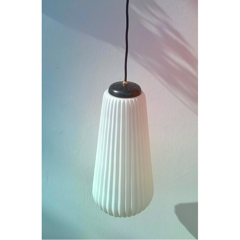 Lámpara de suspensión de opalina de Angelo Lelii - 1950