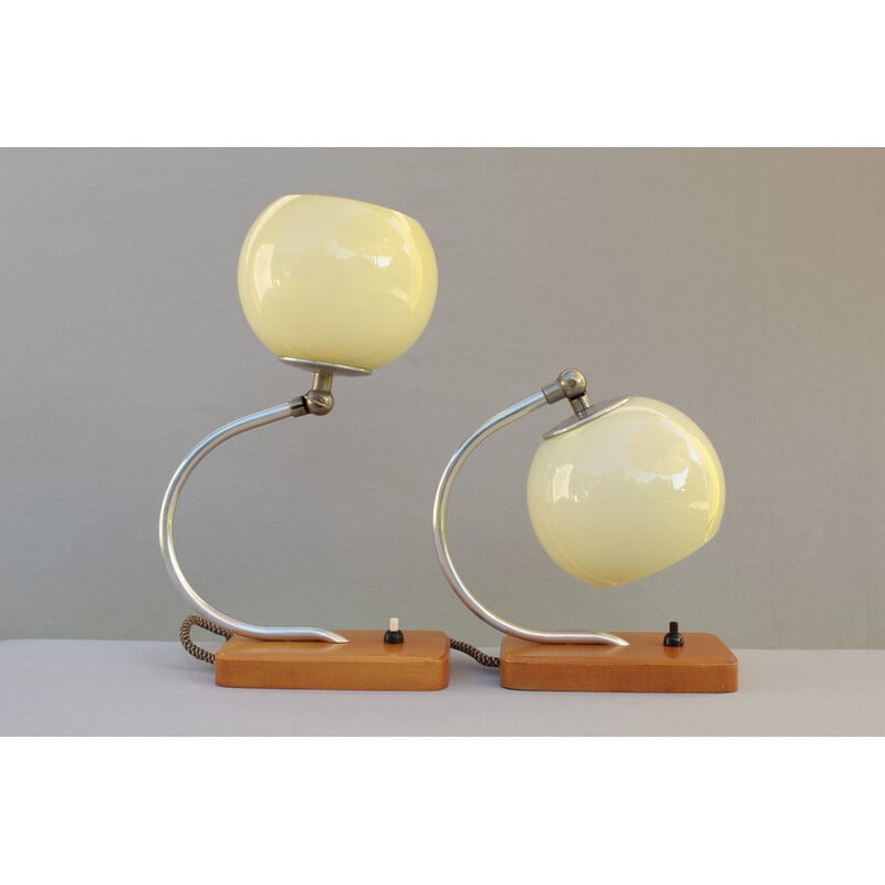 Paire de lampes de chevet vintage en verre opale et aluminium