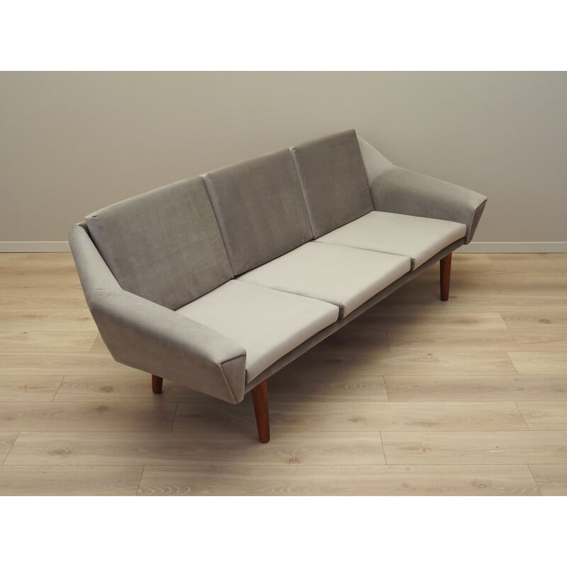 Vintage 3-seater sofa in solid beechwood and velvet, Denmark 1980