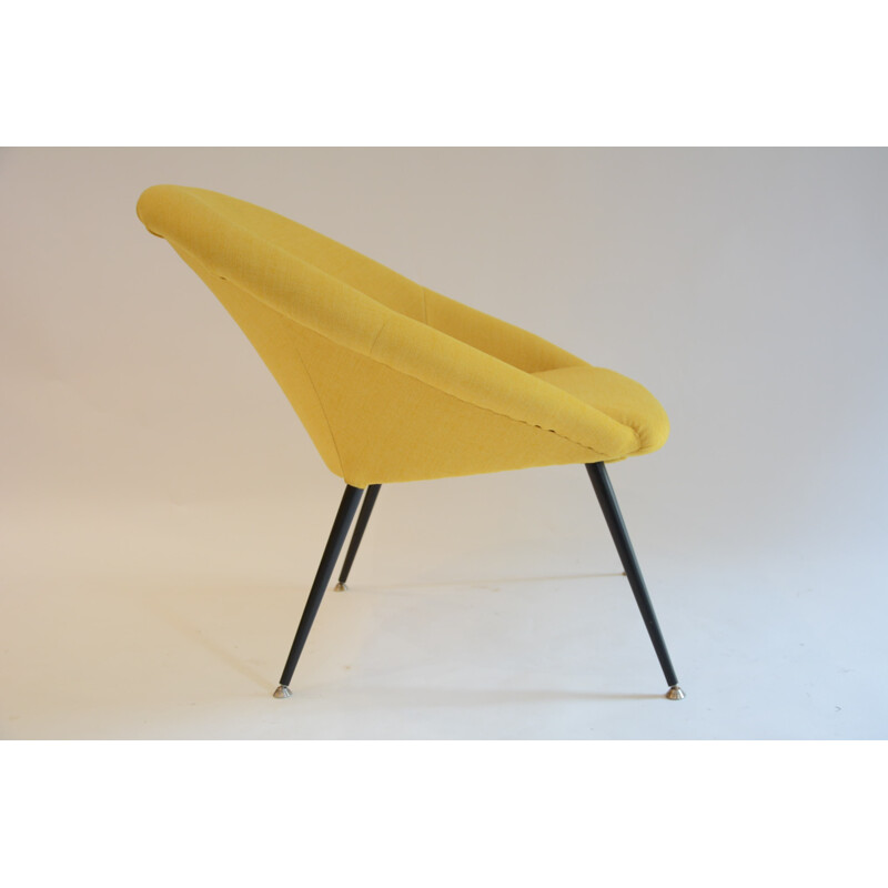 Fauteuil coquille jaune, Pays de l'est - 1970