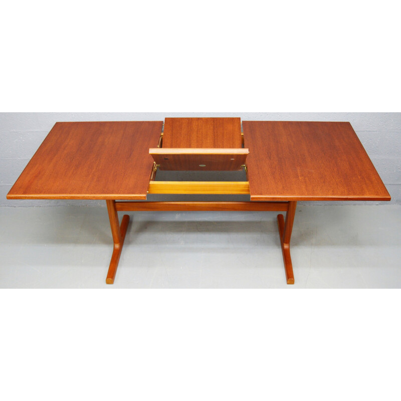 Mid-Century solid teak extendable dining table by McIntosh - 1960s
