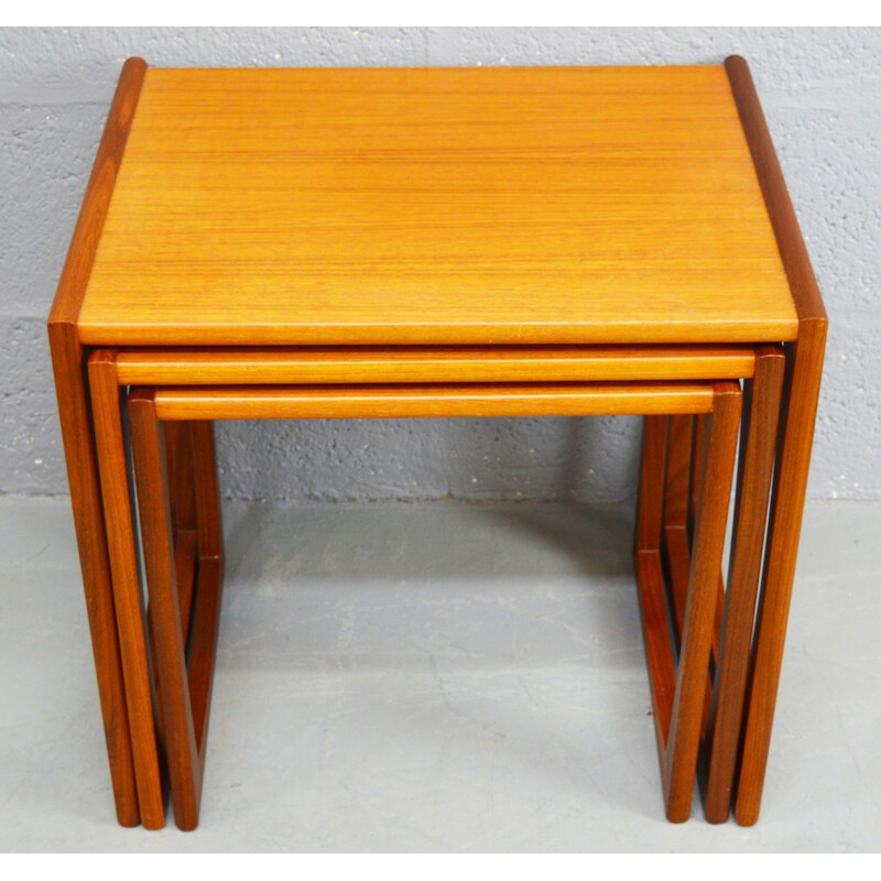 Suite de 3 tables gigognes vintages Quadrille G-Plan en teck - 1960 