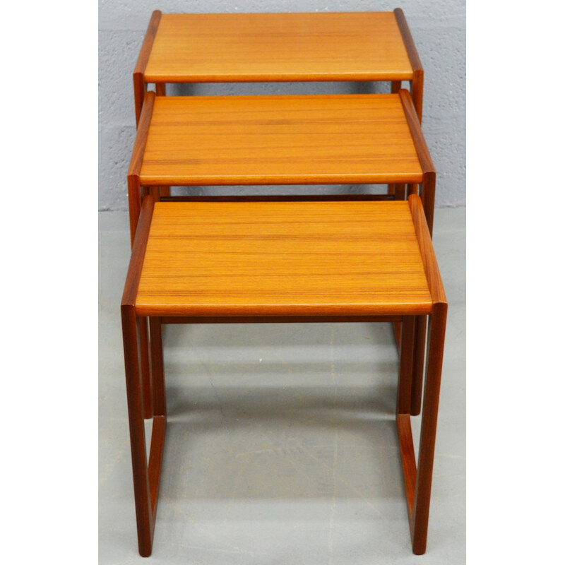 Set of 3 mid-century G-Plan Quadrille nesting Tables - 1960s