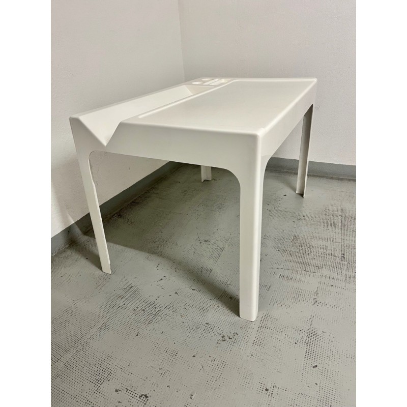 Vintage Ozoo desk in white lacquered fiberglass by Marc Berthier, France 1967