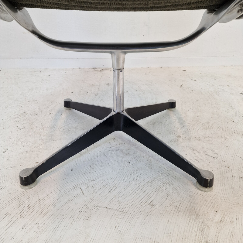Vintage EA 116 aluminum armchairs by Charles and Ray Eames for Herman Miller, 1960