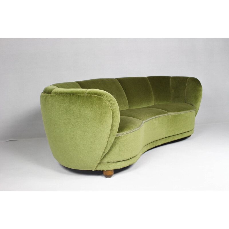 Mid century Scandinavian green sofa in velvet and wood - 1950s