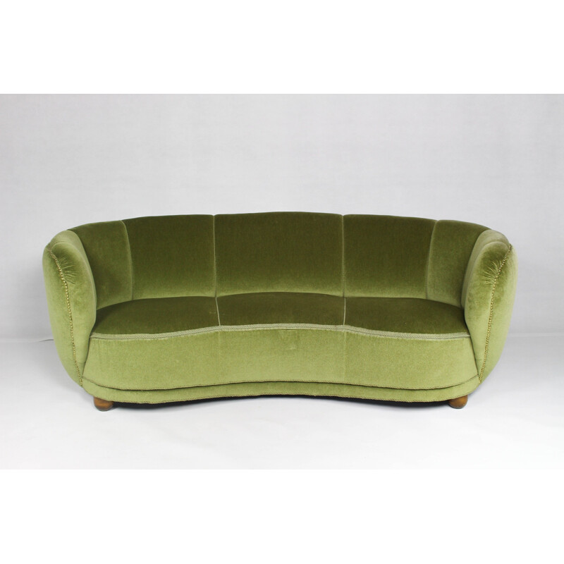 Mid century Scandinavian green sofa in velvet and wood - 1950s