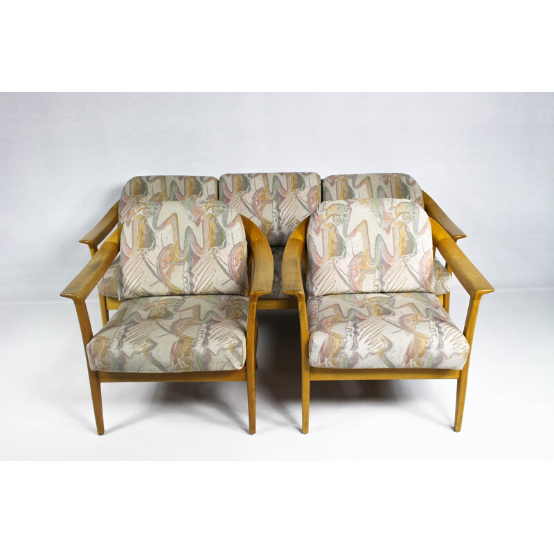 Set da salotto prodotto da Wilhelm Knoll composto da un divano, una coppia di poltrone e un tavolino - 1970