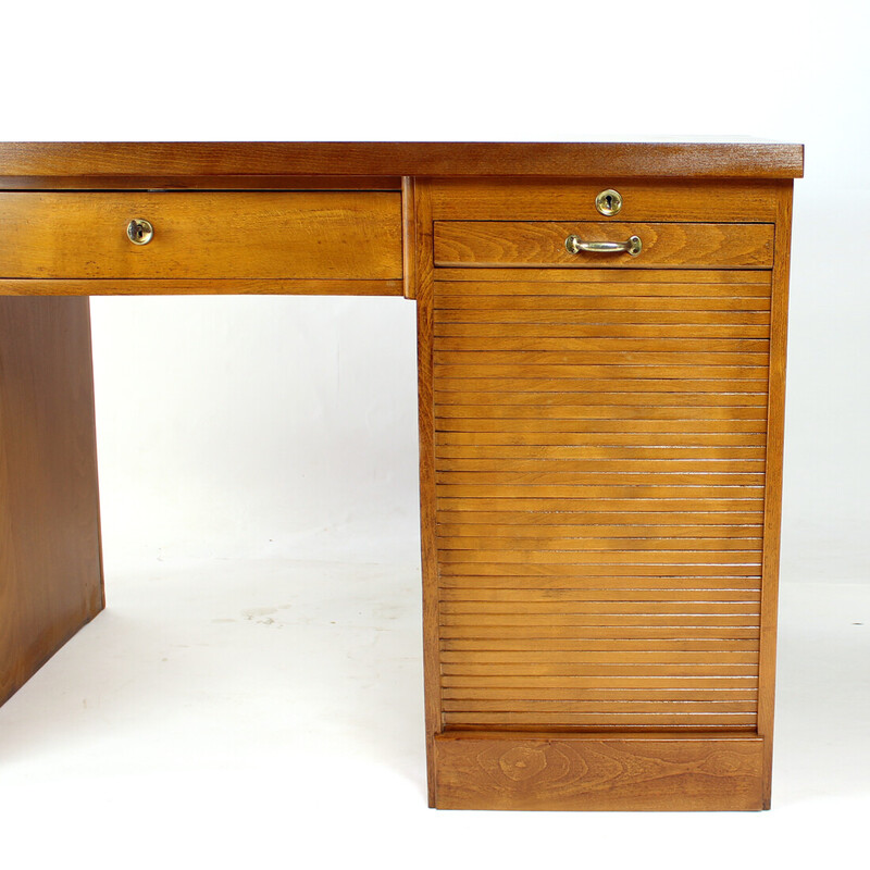 Bureau vintage Bauhaus en chêne avec portes roulantes, Tchécoslovaquie 1940