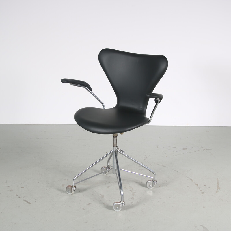 Vintage 3217 office armchair in chrome-plated tubular metal swivel by Arne Jacobsen for Fritz Hansen, Denmark 1950