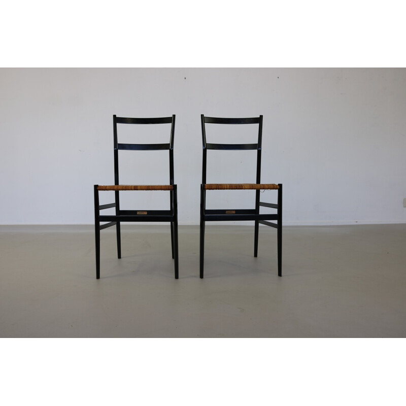 Pair of minimalistic chairs By Gio Pontoi for Cassina - 1950s