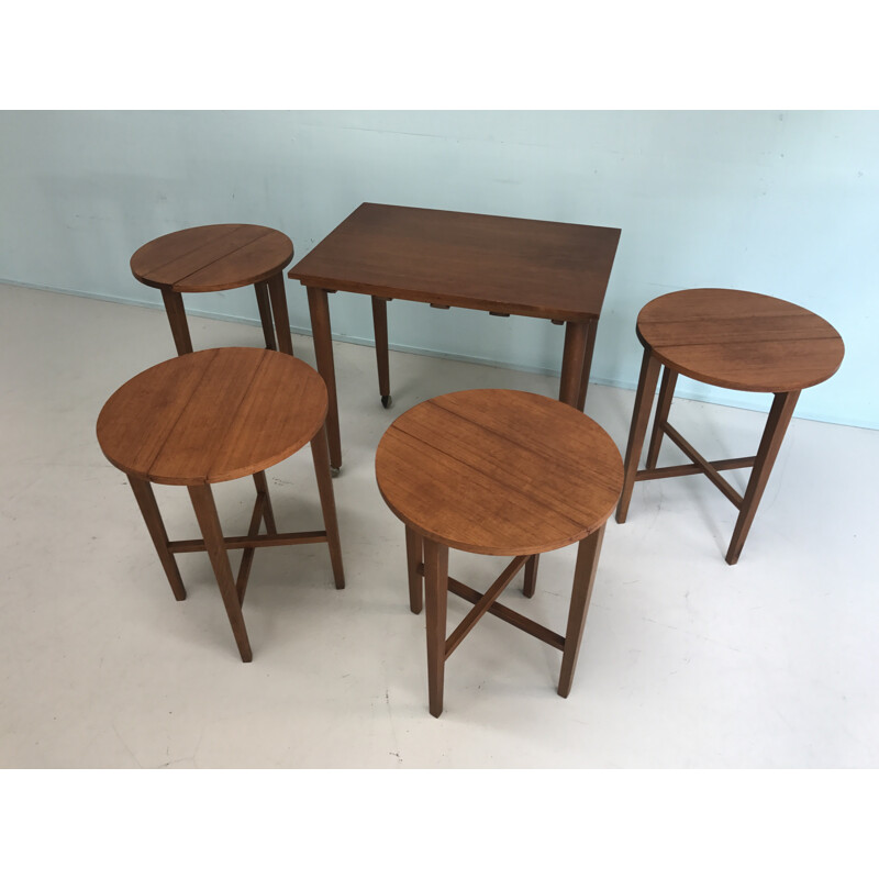 Set of 4 mid-century nesting tables in wood, England - 1960s