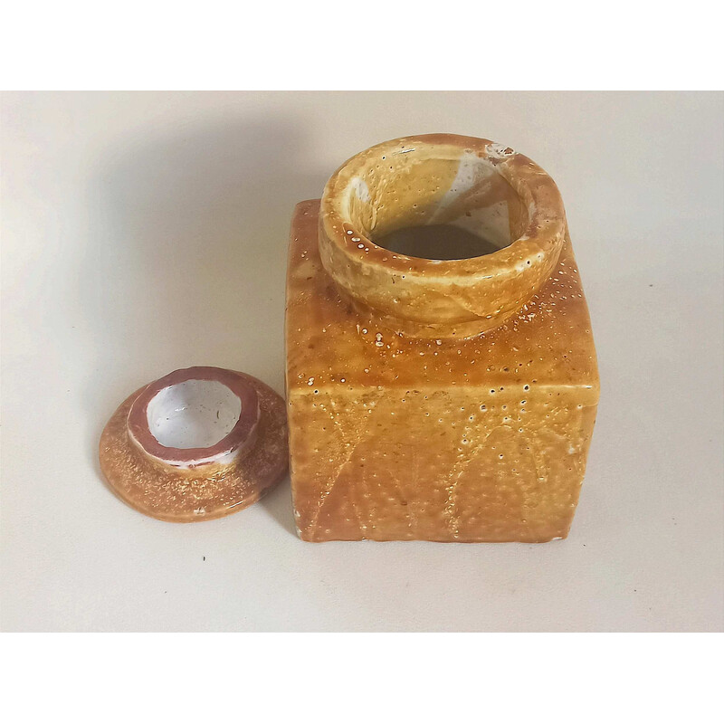 Vintage pot in lava-effect ceramic terracotta