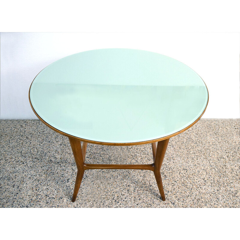 Table vintage ronde en bois de noyer massif et verre, 1950