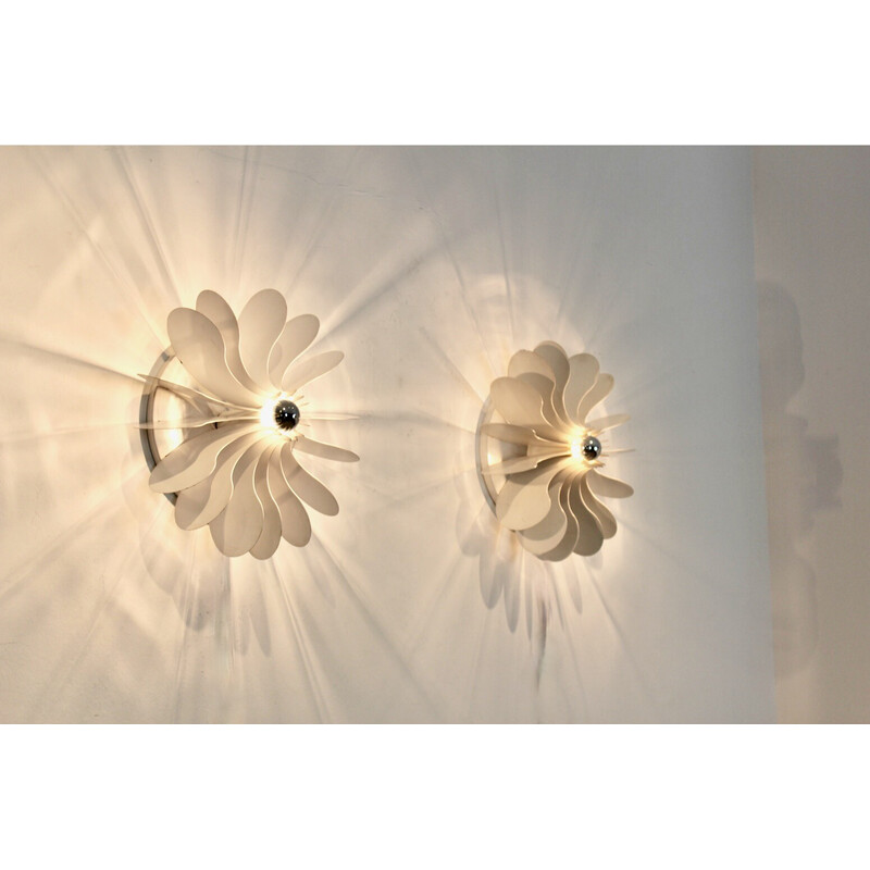 Pair of vintage Bolide wall lights in white lacquered sheet metal by Hermian Sneyders de Vogel for RaaK, Netherlands 1968