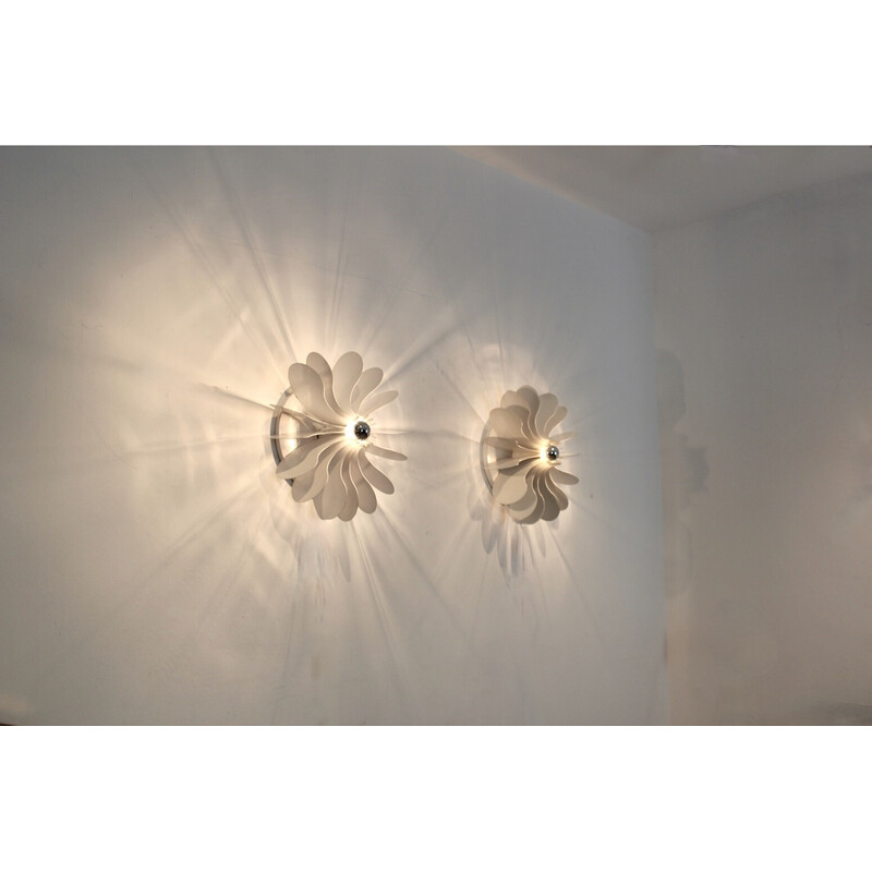 Pair of vintage Bolide wall lights in white lacquered sheet metal by Hermian Sneyders de Vogel for RaaK, Netherlands 1968