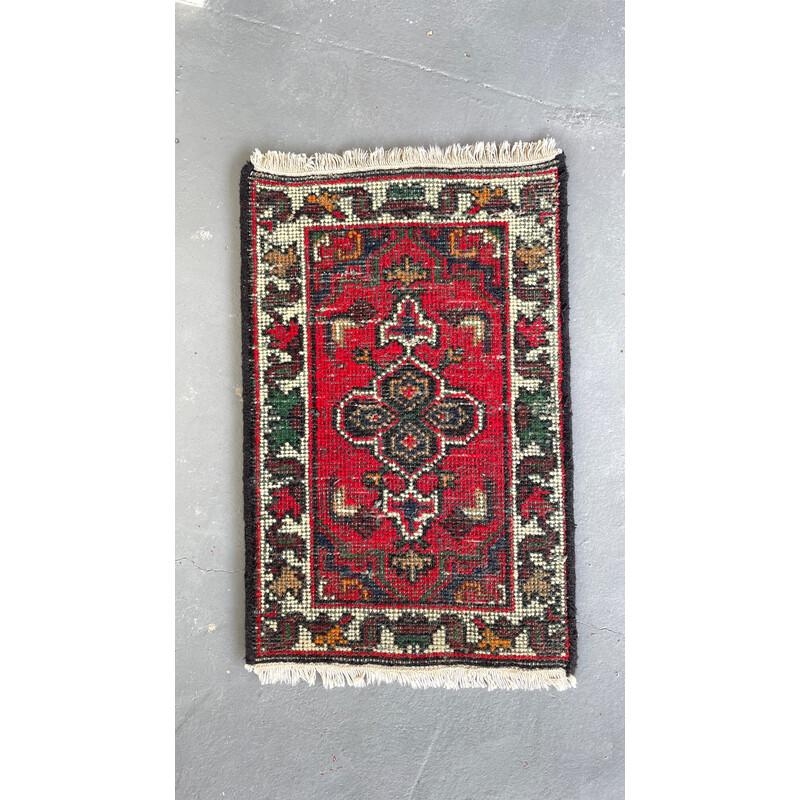 Vintage oriental rug in wool and cotton