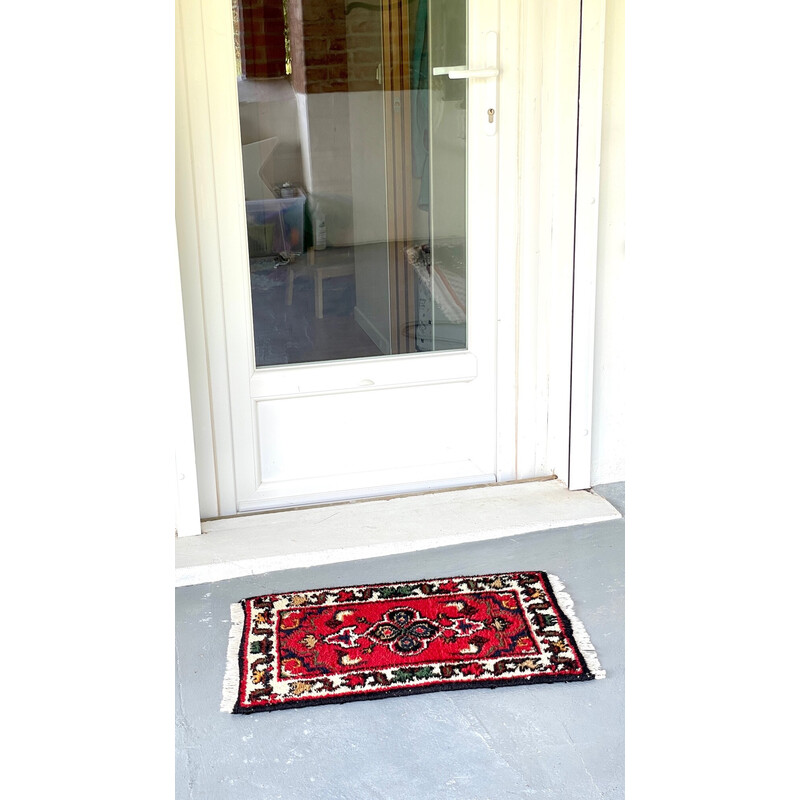 Vintage oriental rug in wool and cotton