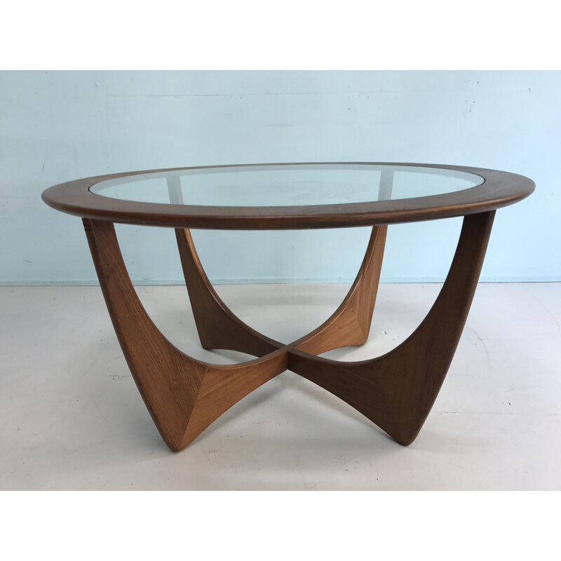 Table basse G-plan avec plateau en verre - 1960