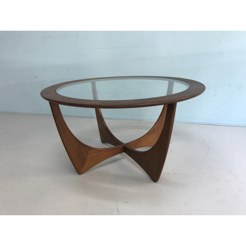 Table basse G-plan avec plateau en verre - 1960