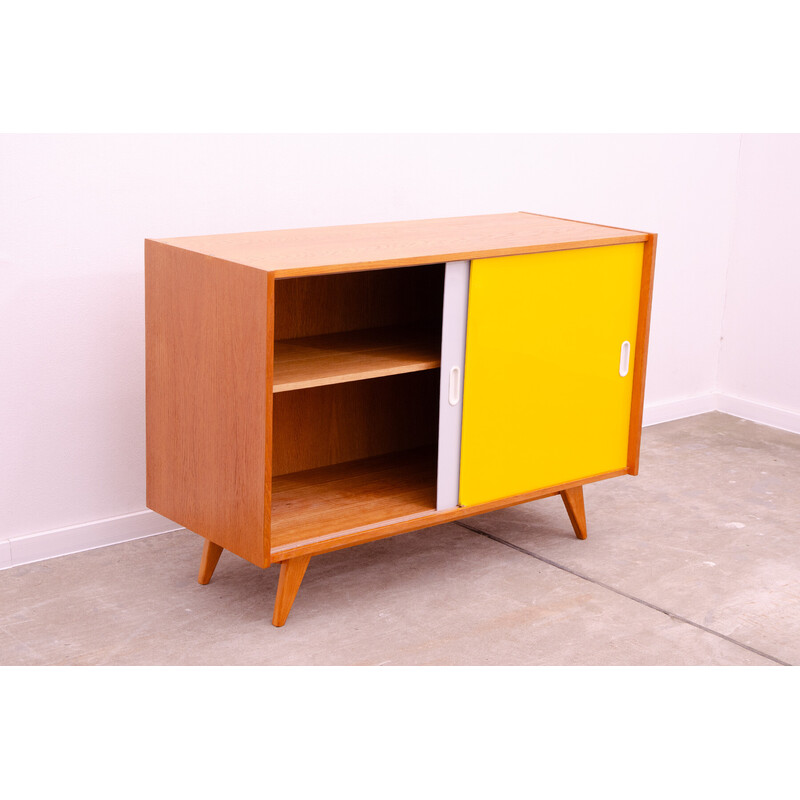 Vintage U-452 sideboard in beech and plywood by Jiri Jiroutek for Interiér PrahaInteriér Praha, Czechoslovakia 1960