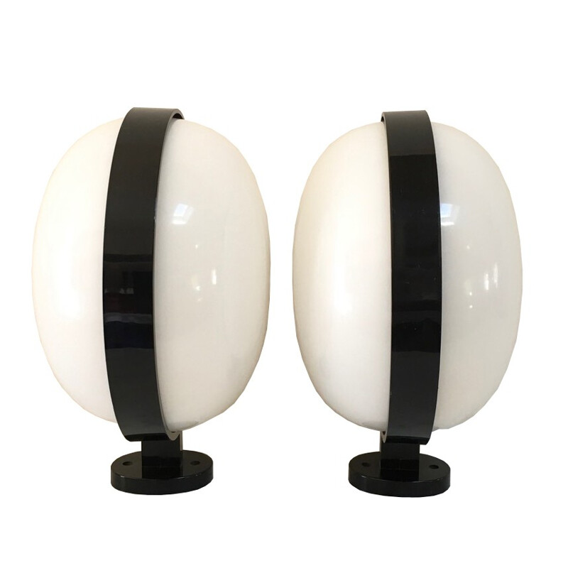 A pair of white wall lamps by P. Gianemillio & A. Monti for Kartell - 1970s