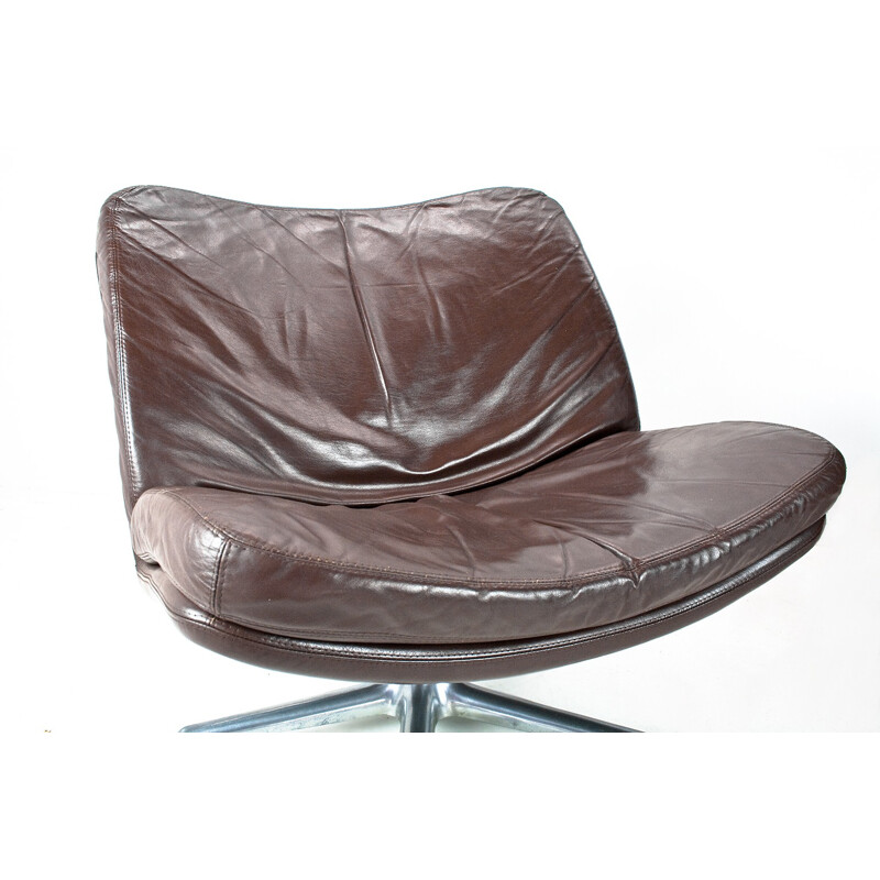 A pair of leather swivel easy chairs by Geoffrey Harcourt for Artifort - 1960s