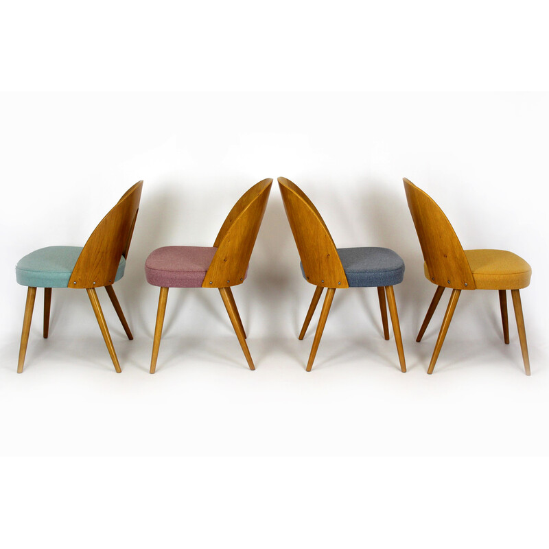 Lot de 4 chaises de salle à repas vintage en bois de hêtre par Antonin Suman, 1960