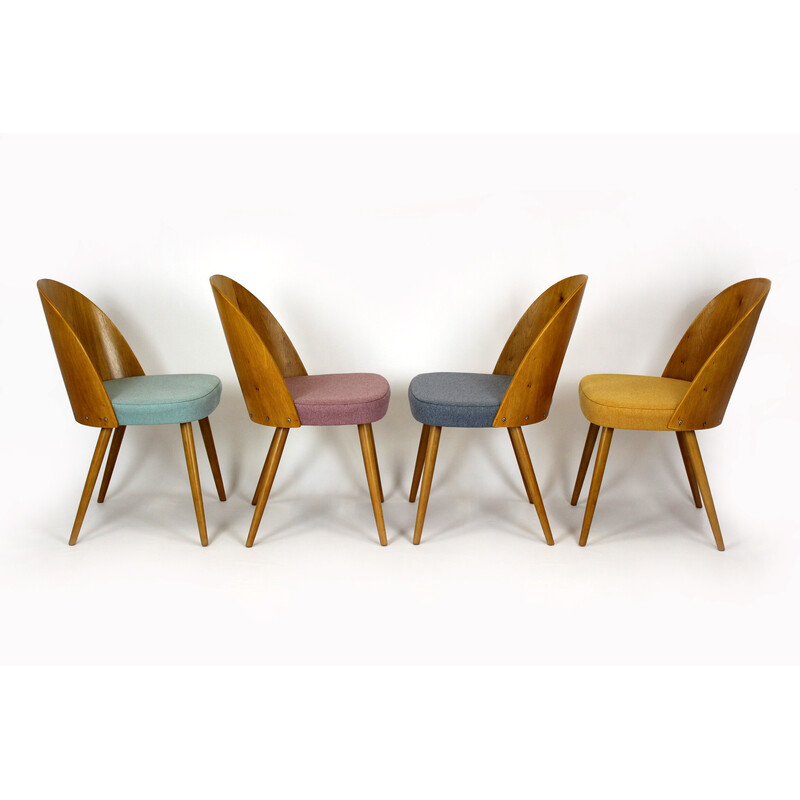 Lot de 4 chaises de salle à repas vintage en bois de hêtre par Antonin Suman, 1960