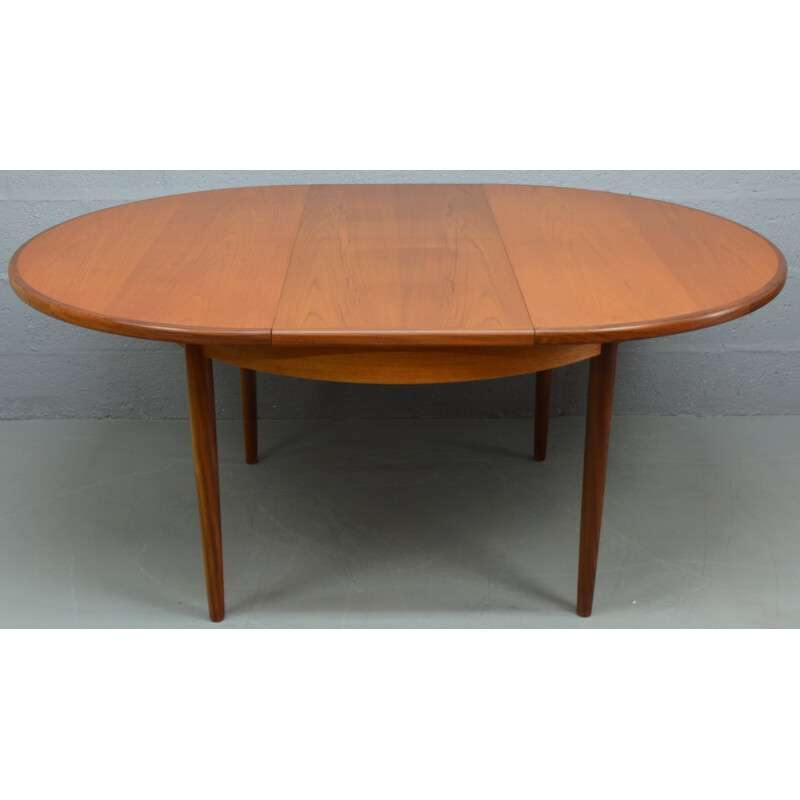 Mid-Century Teak Circular Extendable Fresco Dining Table by G-Plan   