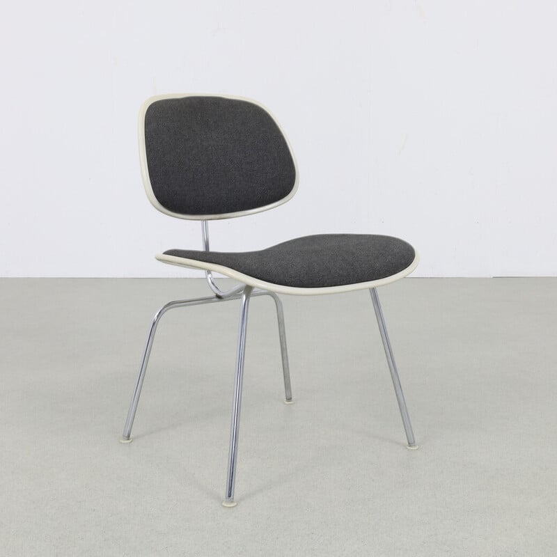 Vintage chair by Charles and Ray Eames for Herman Miller, 1970