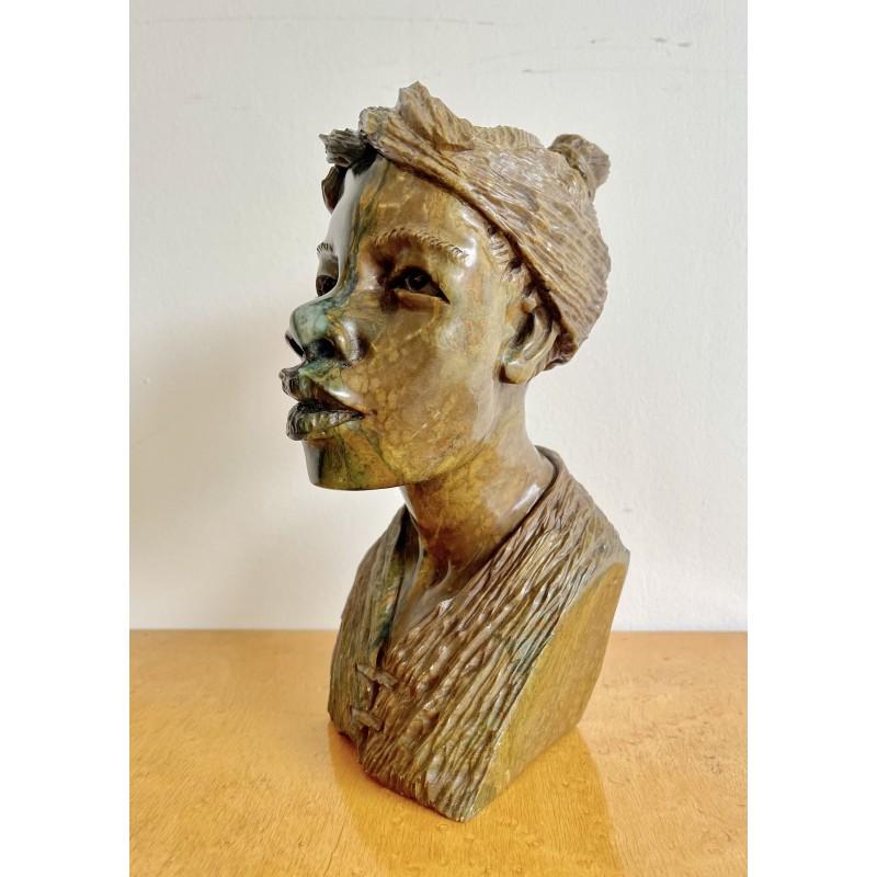 Sculpture vintage d'une femme africaine du Zimbabwe