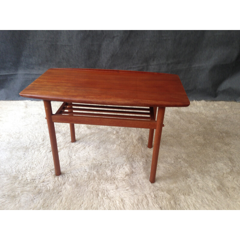Scandinavian table by Grete Jalk, Furnituremarkers - 1960s