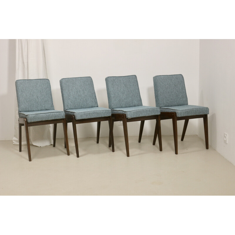 Lot de 4 chaises vintage "200-125 Var" en frêne massif par Józef Chierowski, 1970