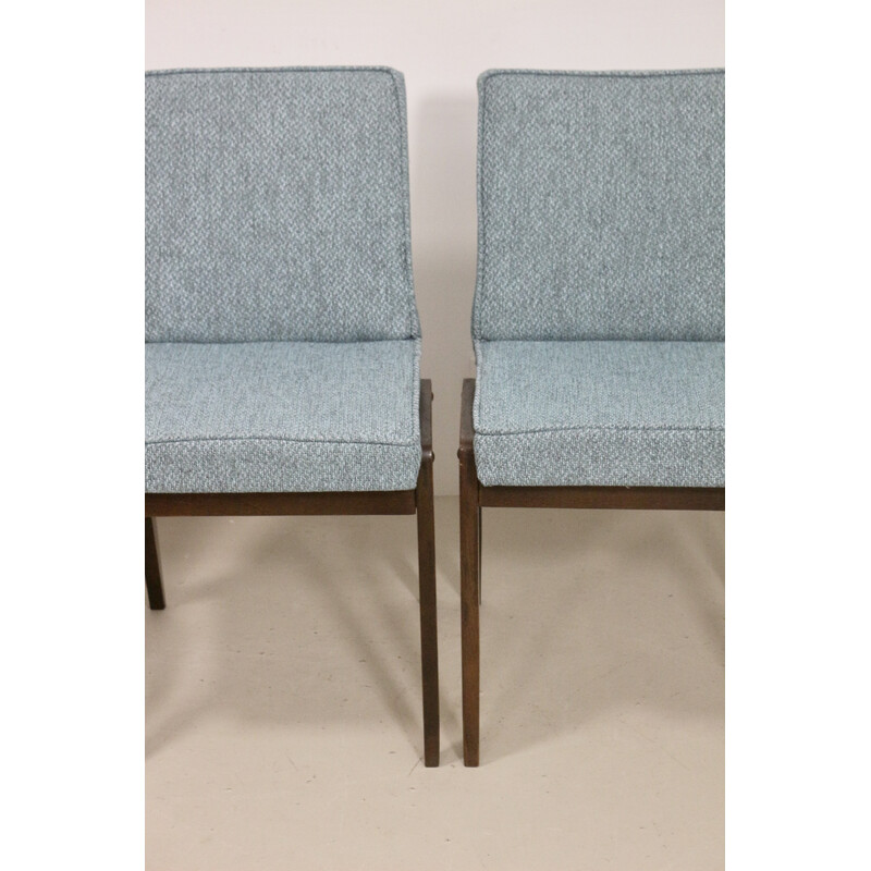 Set of 4 vintage "200-125 Var" solid ash chairs by Józef Chierowski, 1970