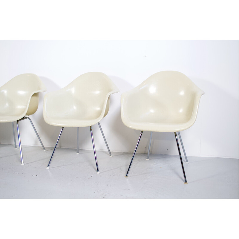 Lot de 4 fauteuils vintage Dax en acier chromé et fibre de verre par Charles et Ray Eamesen pour Mobilier International, 1960