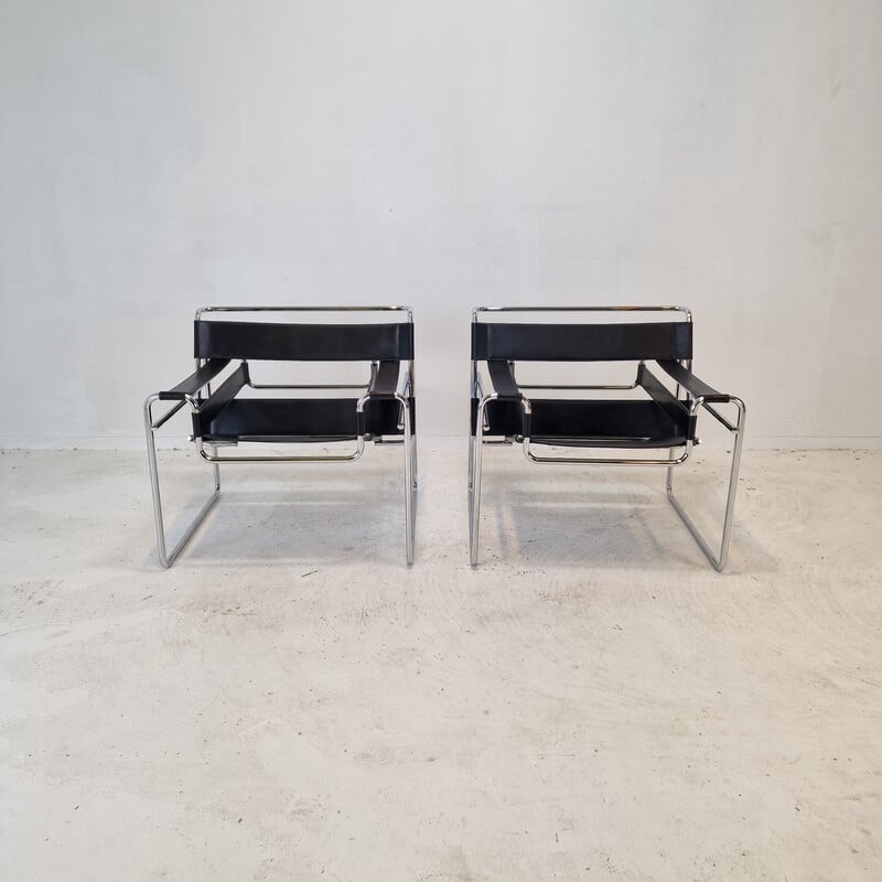 Paar alte Wassily-Sessel aus Chromstahl und schwarzem Leder von Marcel Breuer, Italien 1990