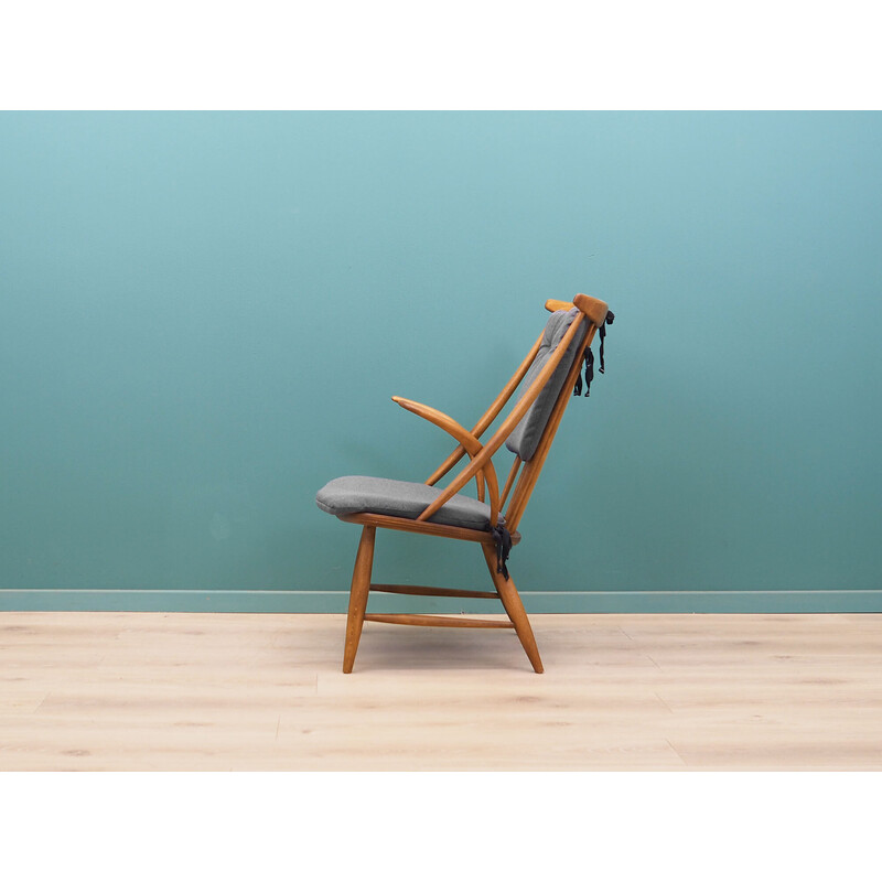 Vintage IW2 chair in beech by Illum Wikkelsø for Niels Eilersen, Denmark 1960