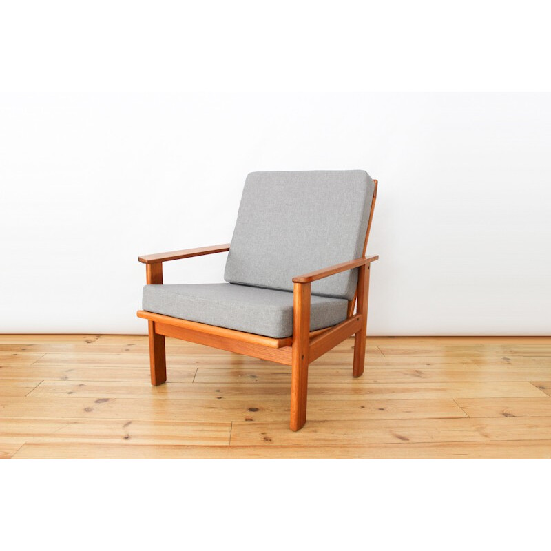 Fauteuil scandinave gris retapissé - 1960